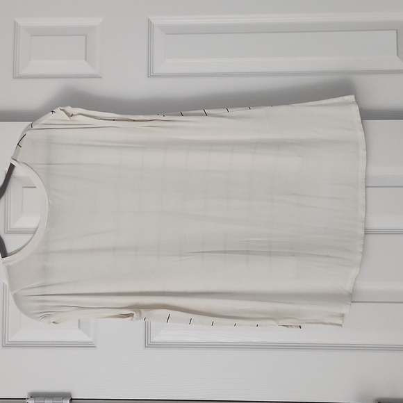 Shirts - Picture 3 of 14